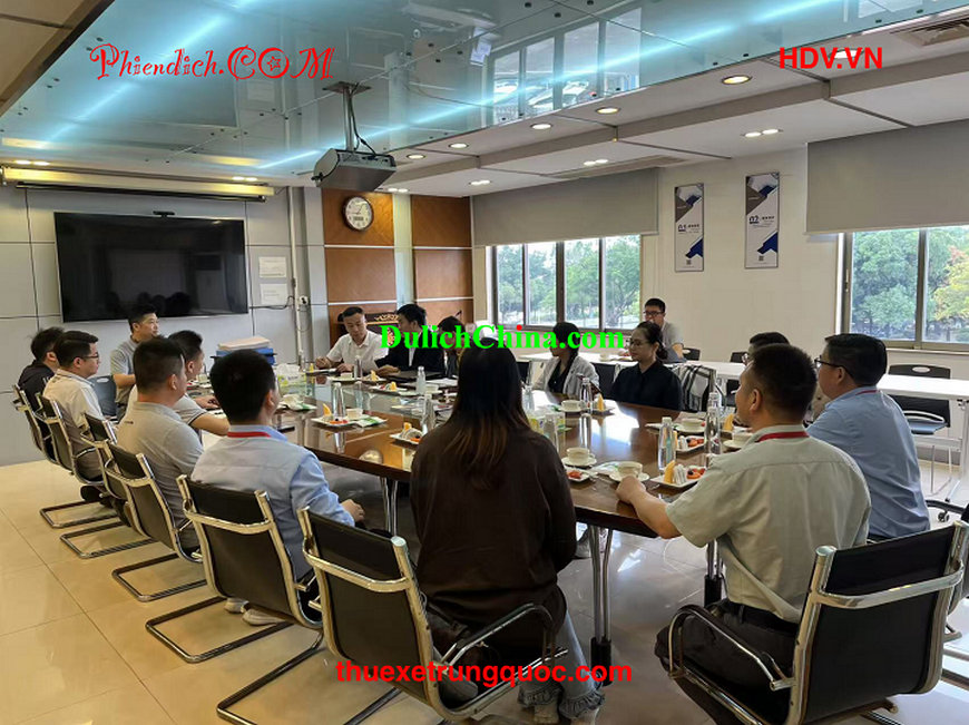 phien-dich-vien-thuong-hai55